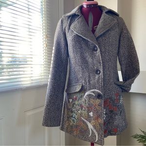 Mismash women wool blend brown fabric, lace floral motifs Jacket. Size S. Used.